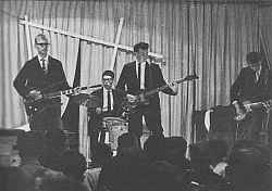 The Golden Ear-rings performing at Mulo Hans van Herwerden June 1962